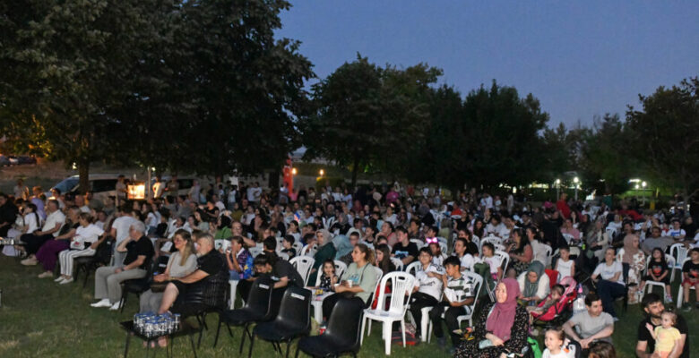 Osmangazi’de çocuklar açık hava sinemasında buluştu