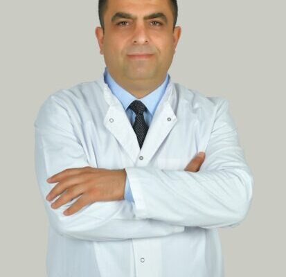 Hayat Hastanesi’nde Minik Bebeğe Böbrek Taşı Operasyonu