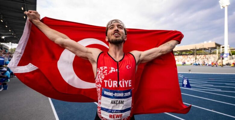 Berke Akçam’dan altın madalya