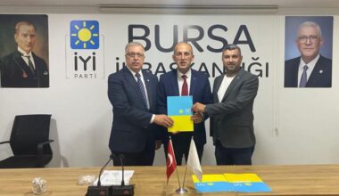 İYİ Parti Gemlik’te Bayrak Değişimi