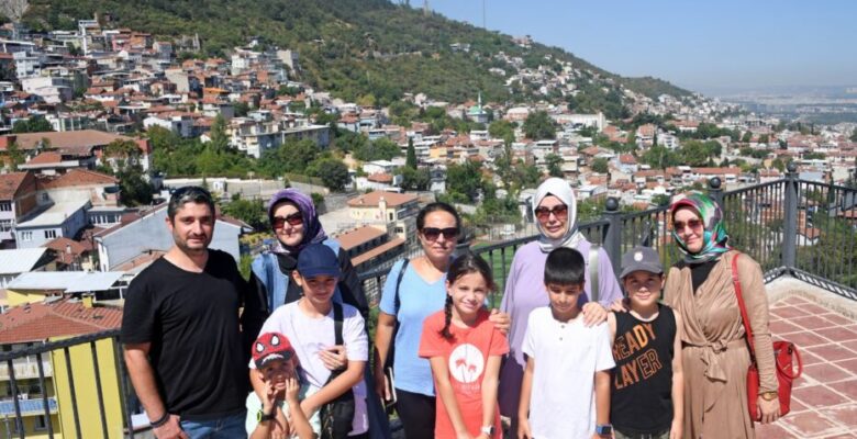 Minik arkeologlar Bursa’nın tarihi mekanlarını gezdi