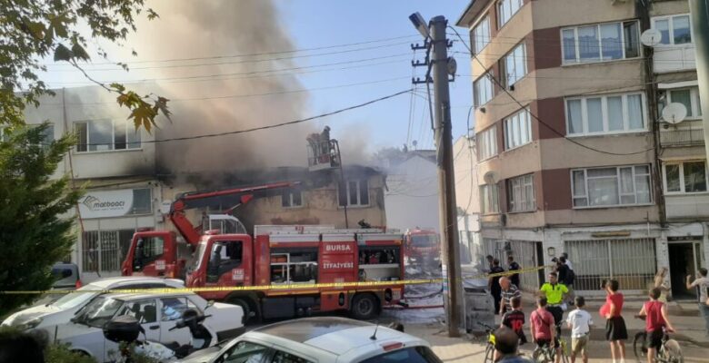HAŞİM İŞCAN CADDESİNDE KORKUTAN YANGIN