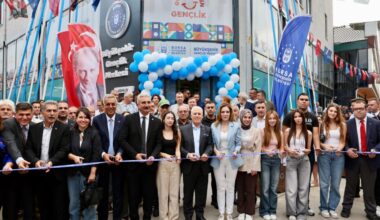 Gençliğe yatırım sürüyor: Gemlik Gençlik Merkezi hizmete açıldı