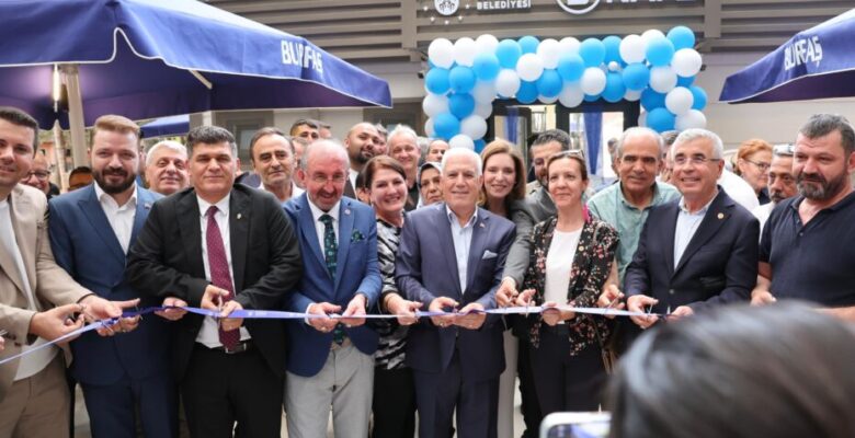Büyükşehir Belediyesi, B Kafe’nin 9. şubesini Emek’te hizmete açtı