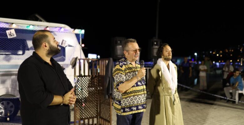 ”KARAVAN TİYATRO” BURSALILARLA BULUŞTU