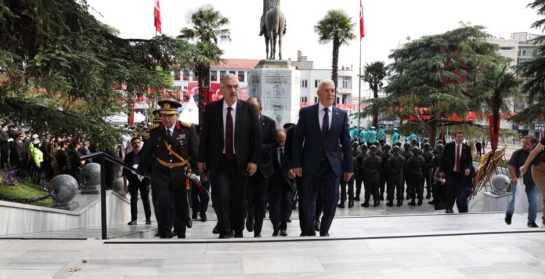 BURSA’DA ZAFER BAYRAMI COŞKUSU