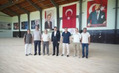 YENİŞEHİR KAPALI SPOR SALONUNUN ZEMİNİ YENİLENİYOR