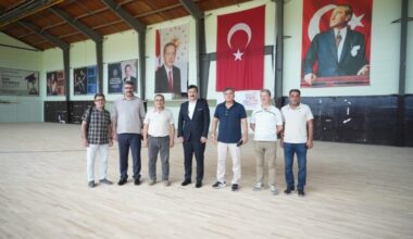 YENİŞEHİR KAPALI SPOR SALONUNUN ZEMİNİ YENİLENİYOR