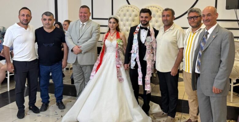 Peçenek ve Sarıköse Ailelerinin Mutlu Günü