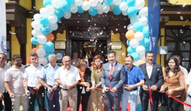 YENİŞEHİR’DE TARİHİ SARI KÖŞK SOSYAL HAYATA KAZANDIRILDI