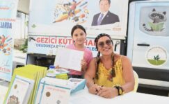Gezici Kütüphane çocukları bilgiyle donatıyor
