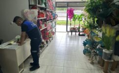 İNEGÖL’DE ZABITA ÇİÇEKÇİLERİ MERCEK ALTINA ALDI