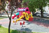 İNEGÖL BELEDİYESİ ÇOCUKLARA DAHA SAĞLIKLI PARKLAR SUNUYOR