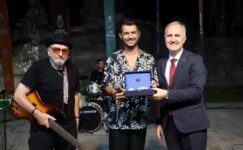 İNEGÖL ZAFER BAYRAMINI RİVA ORKESTRASIYLA KUTLADI