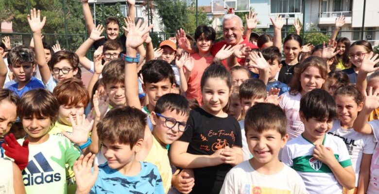 Nilüfer’de çocuklara spor sevgisi aşılanıyor