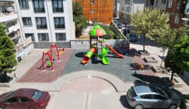 İNEGÖL BELEDİYESİ ESKİYEN ÇOCUK PARKLARINI YENİLİYOR
