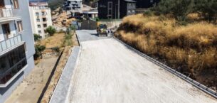 Gemlik’te Üç Koldan Yol Yapımı Sürüyor