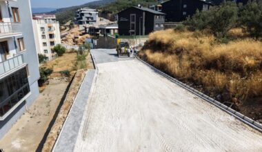 Gemlik’te Üç Koldan Yol Yapımı Sürüyor