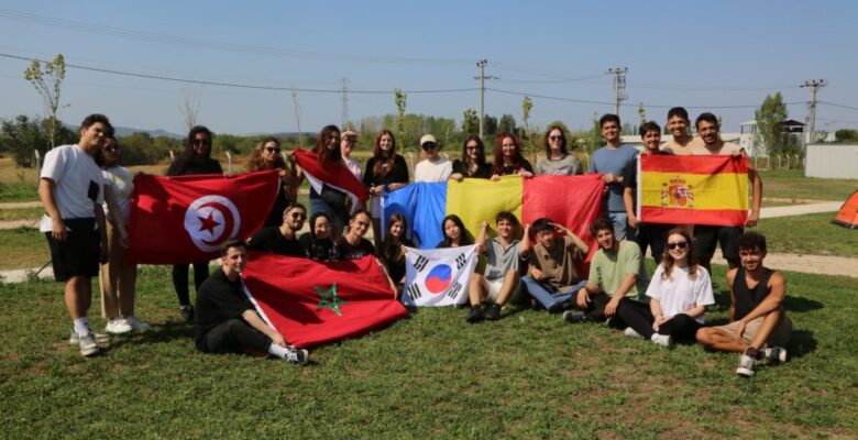 Dünya gençleri Fadıllı’da buluştu  