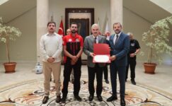 BURSA VALİSİ AYYILDIZ’DAN  GÜRSULU YANGIN KAHRAMANLARINA TEŞEKKÜR