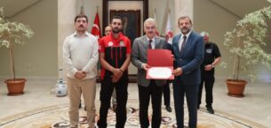 BURSA VALİSİ AYYILDIZ’DAN  GÜRSULU YANGIN KAHRAMANLARINA TEŞEKKÜR
