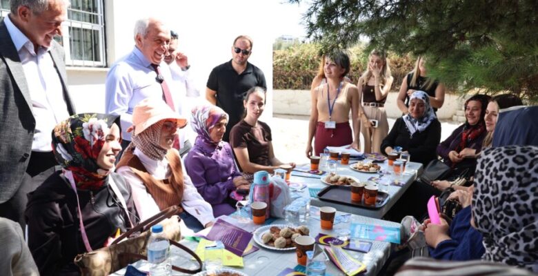Başkan Şadi Özdemir, Doğanköy’deki yaz etkinliklerine katıldı