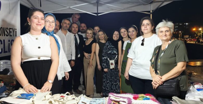 KADIN EMEĞİ FESTİVALİ’NİN KURŞUNLU ETABI RENKLİ GÖRÜNTÜLERLE BAŞLADI