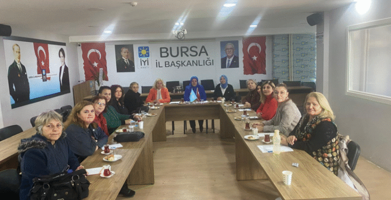 İYİ Kadınlardan Cinayetlere Tepki