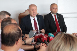 ÜMİT ÖZDAĞ; “ÖCALAN TÜRKİYE’YE DEMOKRASİ GETİRİYORMUŞ”