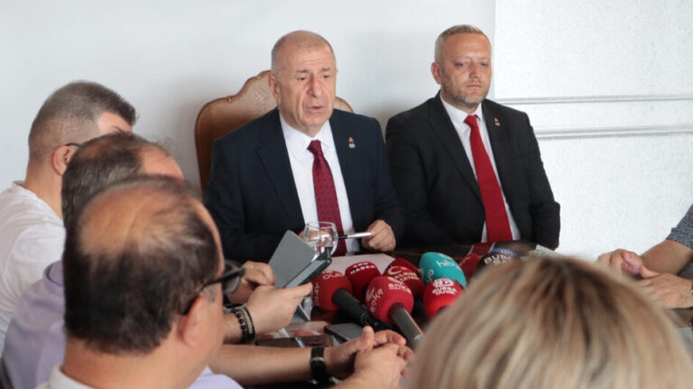 ÜMİT ÖZDAĞ; “ÖCALAN TÜRKİYE’YE DEMOKRASİ GETİRİYORMUŞ”