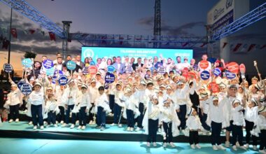 YILDIRIM BELEDİYESİ SÜNNET ETTİRDİĞİ 600 ÇOCUK İÇİN SÜNNET ŞÖLENİNİ DÜZENLEDİ. YILDIRIM BELEDİYESİ SÜNNET ETTİRDİĞİ 600 ÇOCUK İÇİN SÜNNET ŞÖLENİNİ DÜZENLEDİ.
