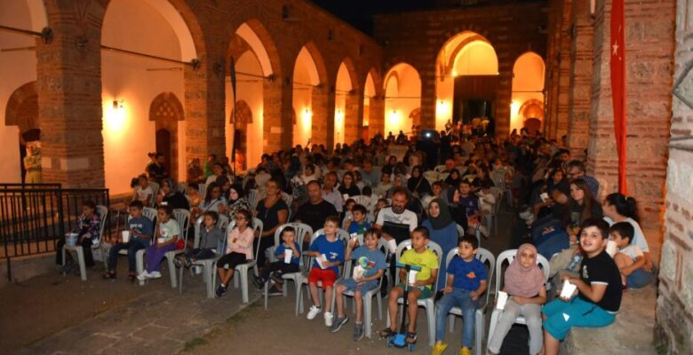 YILDIRIM’DA YAZ SİNEMASI KEYFİ