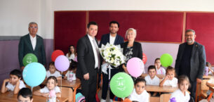 Başkan Erkan Aydın’dan öğrencilere ilk ders sürprizi