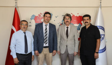 TÜDAM’da bayrak değişimi