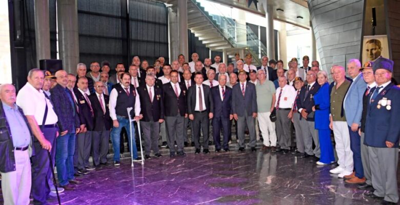 Osmangazi Belediyesi gazileri en özel günlerinde unutmadı