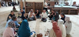 BURSA BÖLGESEL TURİST REHBERLERİ ODASI ULUCAMİDE HAT SANATI EĞİTİMİ YAPTI