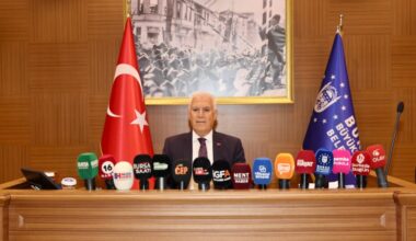 BAŞKAN MUSTAFA BOZBEY, “BURSA’MIZIN KURTULUŞU KUTLU OLSUN”