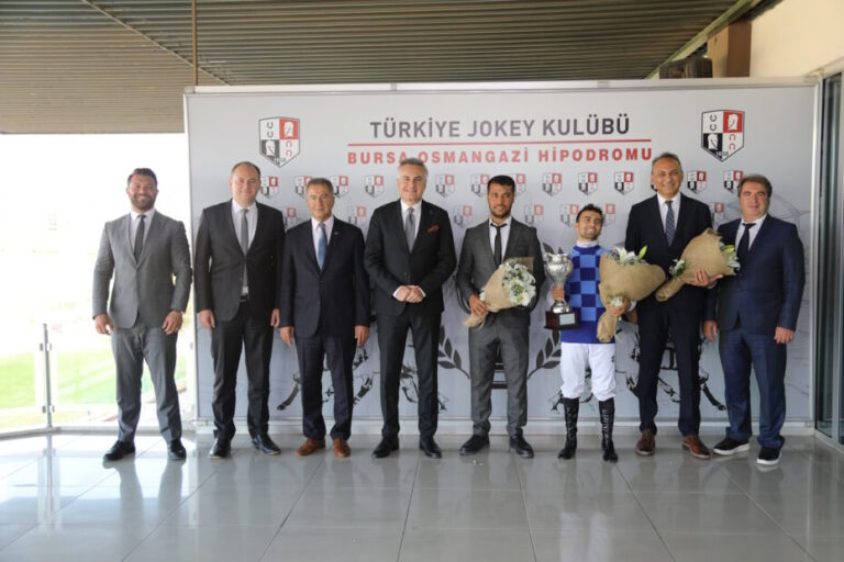 BURSA’DA BÜYÜKŞEHİR BAŞKANLIK KOŞUSU