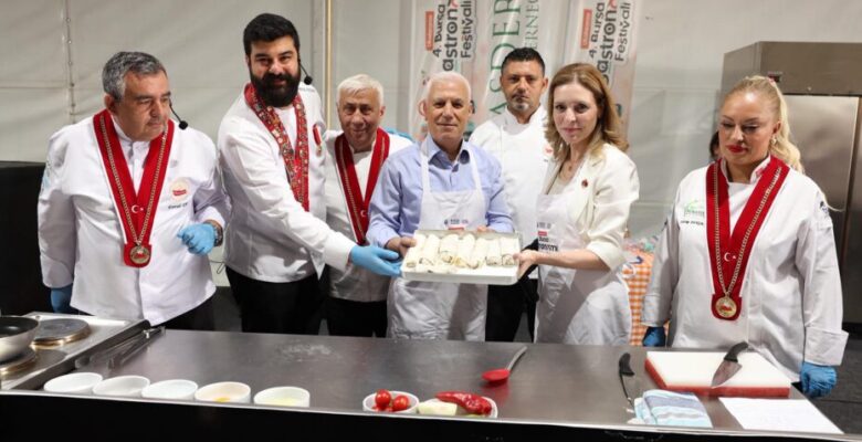 GASTRONOMİ FESTİVALİ BURSA’YI DÜNYA SOFRASINA TAŞIDI