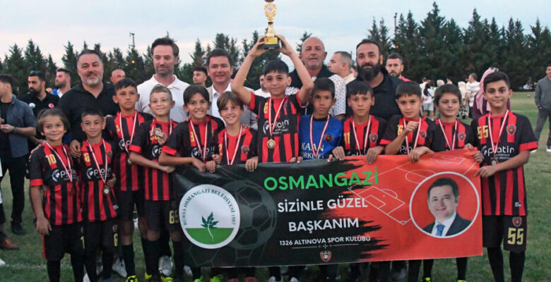Osmangazi’de minik yetenekler futbol şöleninde buluştu