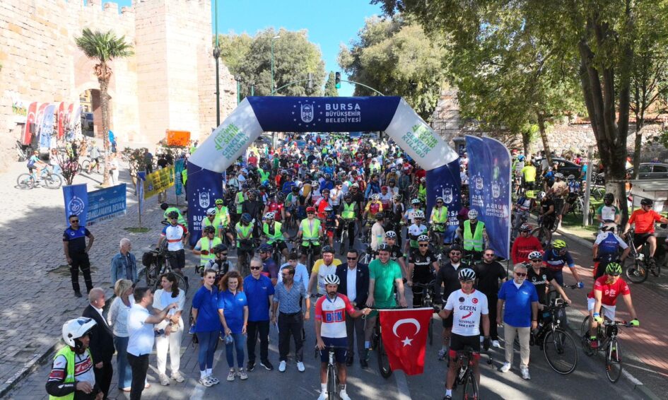 Bursa’da pedallar “iyilik” için döndü