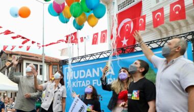 LÖSEMİYİ YENDİ, YÜZLERCE BALONLA KARŞILANDI