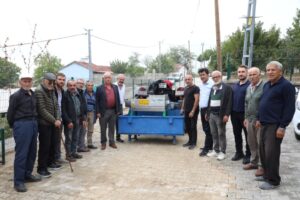 İNEGÖL BELEDİYESİ’NDEN ÇİFTÇİYE ÜZÜM HASADINI KOLAYLAŞTIRAN DESTEK