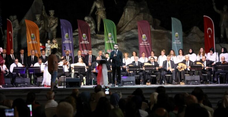 İNEGÖL BELEDİYESİ TSM KOROSUNDAN MUHTEŞEM KONSER