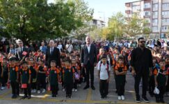 Karacabey’de yeni eğitim yılı ilk ders zili coşkusu