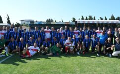 Futbolun efsaneleri Karacabey için sahaya çıktı