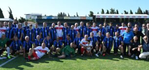 Futbolun efsaneleri Karacabey için sahaya çıktı