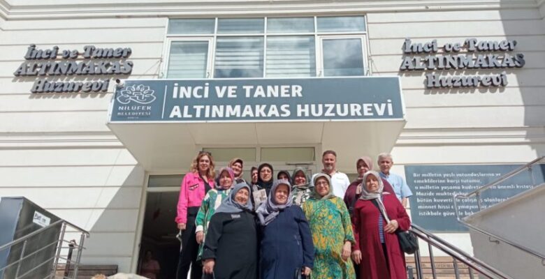 Nilüferli kadınlardan huzurevinde sıcak buluşma