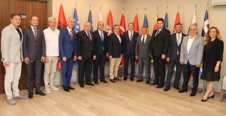 BALKANTÜRKSİAD İYİ PARTİ HEYETİNİ AĞIRLADI