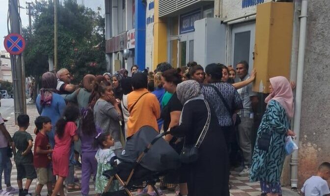 Karacabey Belediyesi’nden öğrencilere kırtasiye çeki desteği